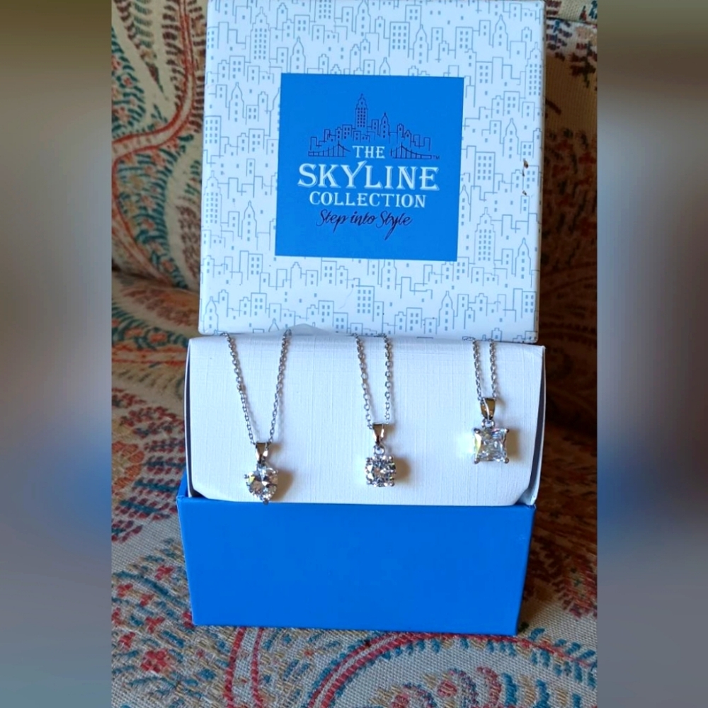 NWT skyline collection cuisine jewelry pendant necklace set